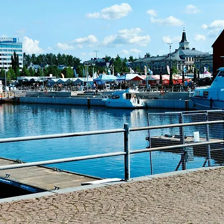Large Two-room Desing With Seaview And Sauna In Downtown Oulu