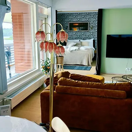 Large Two-room Desing With Seaview And Sauna In Downtown *