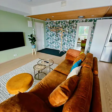 Large Two-room Desing With Seaview And Sauna In Downtown アパート オウル